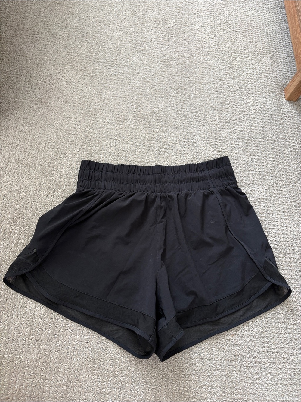 Athleta high rise mesh racer run 3inch short. Black. Size small. Like new.